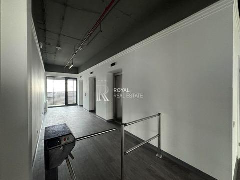 комерційна за адресою Степана Бандери просп. (Московський), 28А