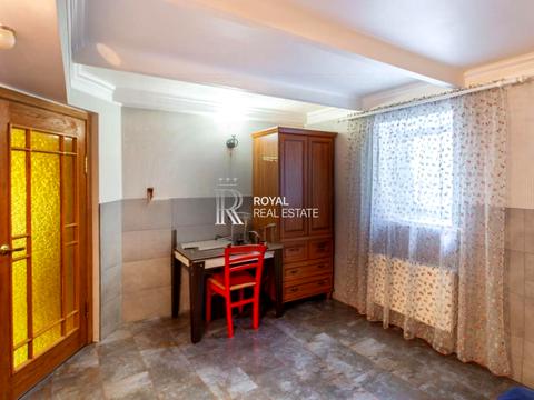 будинок за адресою Квітнева