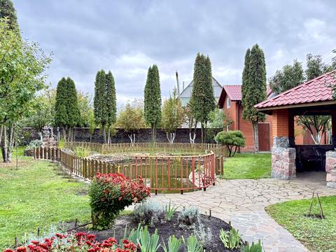 будинок за адресою с. Нові Безрадичі, Гранітна