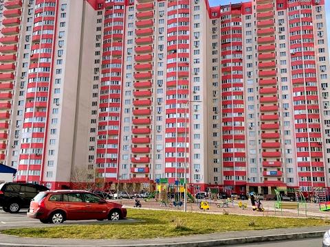 комерційна за адресою Сергія Москаленка вул. (Красовського), 43