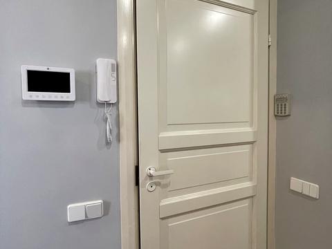 комерційна за адресою Чеховський пров., 8