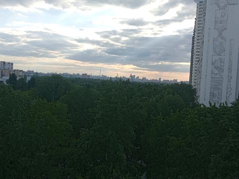 комната по адресу Червоной Калины просп. (Владимира Маяковского), 5-А