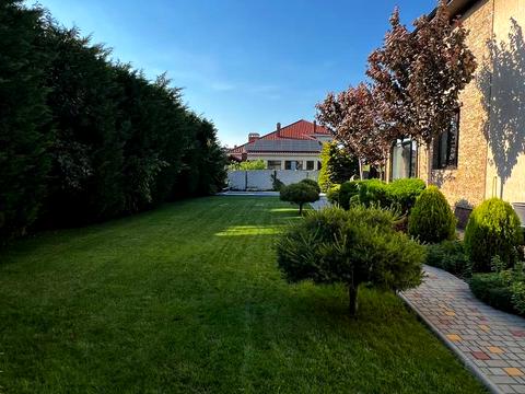 будинок за адресою Центральна вул., 8А