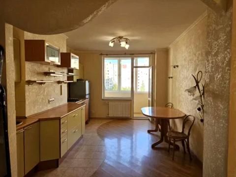квартира за адресою Тополина вул., 14/1