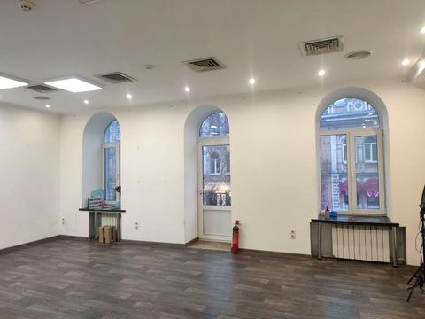 комерційна за адресою Костянтинівська вул., 21