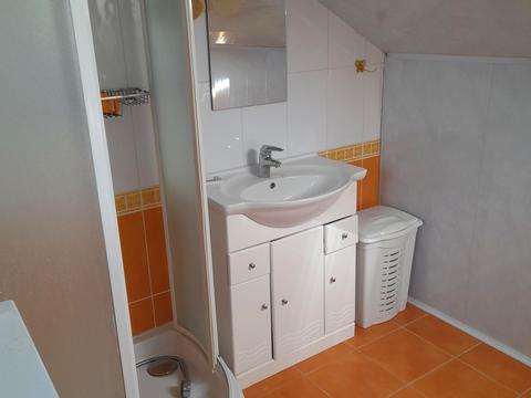 дом по адресу с. Осещина, Набережна