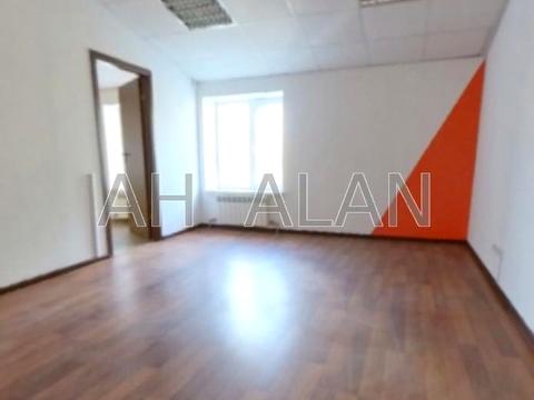 комерційна за адресою Межигірська вул., 87-А