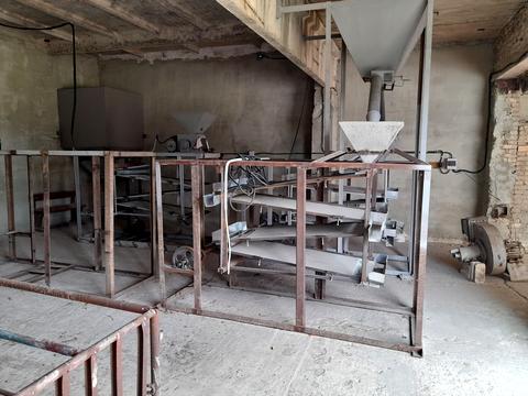 комерційна за адресою миру, 75
