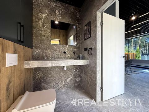 будинок за адресою Квітнева вул.