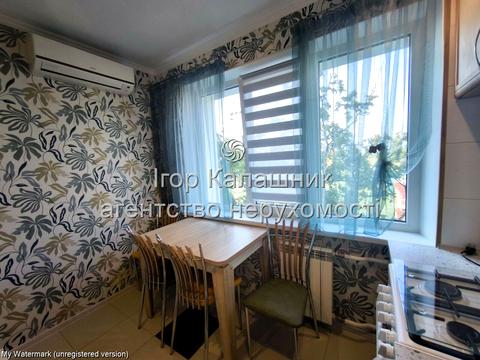 квартира за адресою Богатирська вул., 20