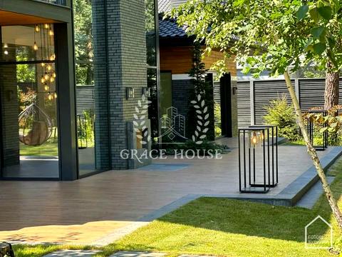 дом по адресу Плютовская ул.