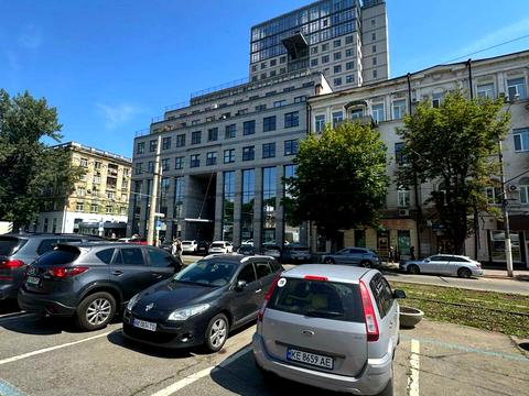комерційна за адресою Дмитра Яворницького просп. (Карла Маркса), 72-Б
