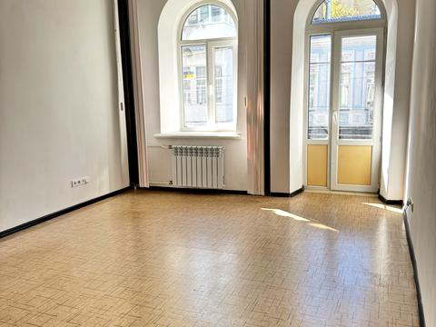 коммерческая по адресу Межигорская ул., 22