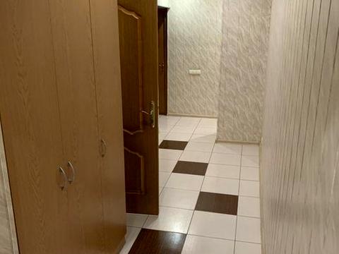 комерційна за адресою Володимирська вул., 82