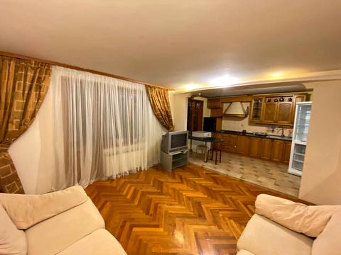 квартира за адресою Академіка Глушкова просп., 32