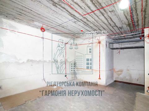 комерційна за адресою Академіка Лебедєва вул., 2