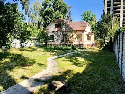 участок по адресу Львовская ул., 42
