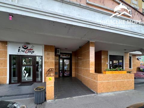 комерційна за адресою Воскресенська вул., 12-Б