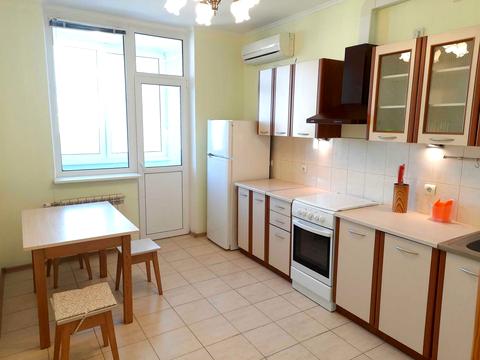 квартира за адресою Єлизавети Чавдар вул., 7