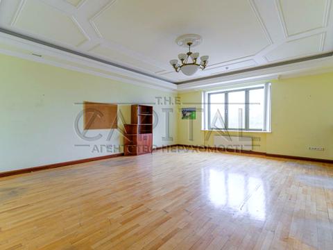 комерційна за адресою Липська вул., 10