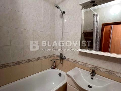 квартира за адресою Анни Ахматової вул., 45