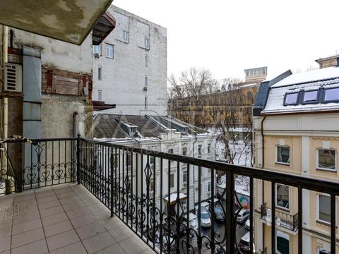 комерційна за адресою Музейний пров., 7
