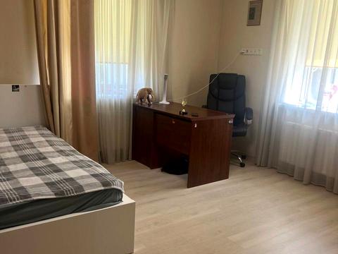 будинок за адресою Русанівські сади вул., 1