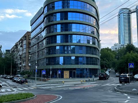 комерційна за адресою Академіка Філатова вул., 5