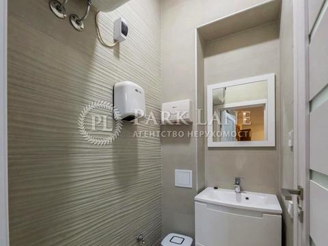 комерційна за адресою Саксаганського вул., 67-А