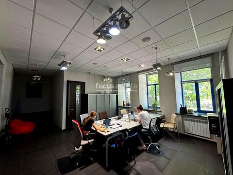 комерційна за адресою Микільсько-Ботанічна вул., 3