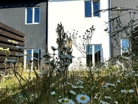 будинок за адресою весняна