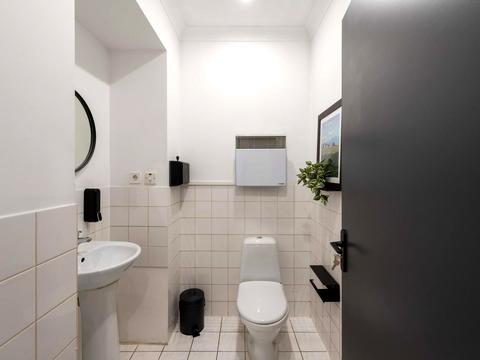 комерційна за адресою Івана Франка вул., 29