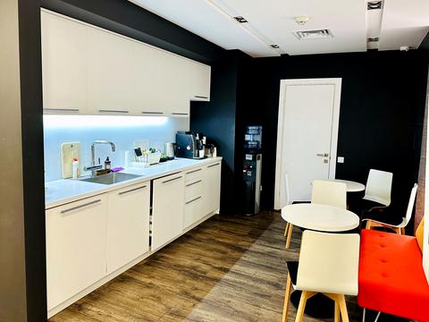 комерційна за адресою Спортивна пл., 3в