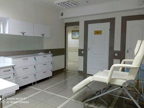 комерційна за адресою Подільська вул., 10