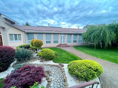 будинок за адресою Грушевського вул.