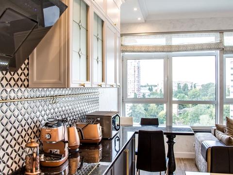 комерційна за адресою Кловський узвіз, 7