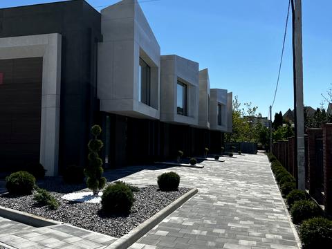 будинок за адресою Освіти вул., 10
