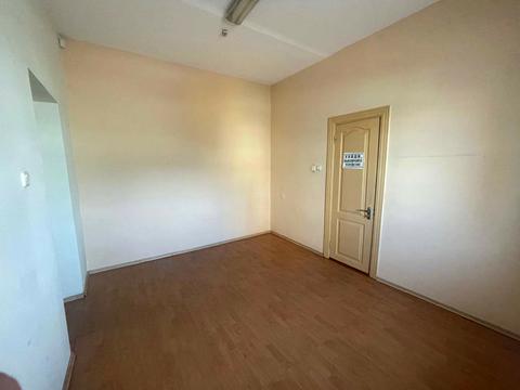 комерційна за адресою Володимира Мономаха вул. (Московська), 9