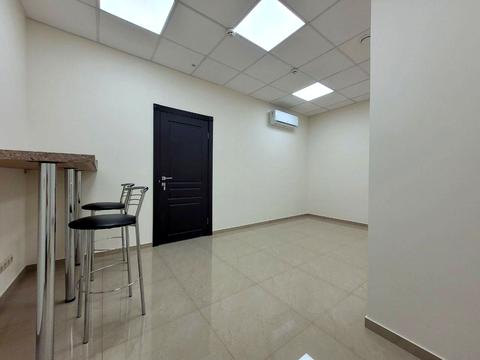 комерційна за адресою Спаська вул., 5