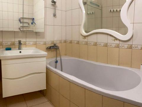 квартира за адресою Сім'ї Кульженків вул. (Петра Дегтяренка), 33
