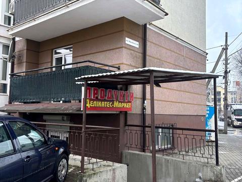комерційна за адресою Варшавська вул., 35
