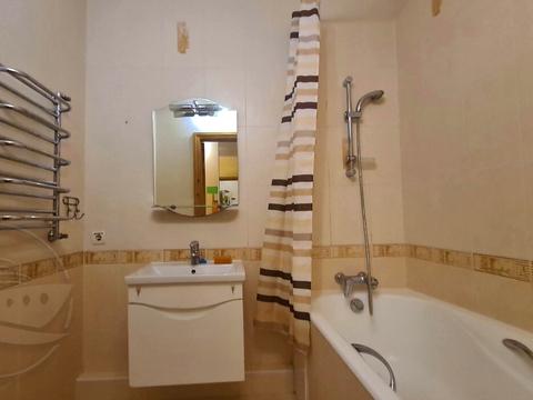 квартира за адресою Анни Ахматової вул., 18