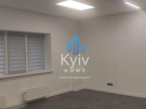 комерційна за адресою Михайла Максимовича вул. (Онуфрія Трутенка), 8