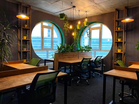 комерційна за адресою Кловський узвіз, 7a