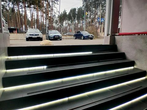 комерційна за адресою Університетська вул., 9-А