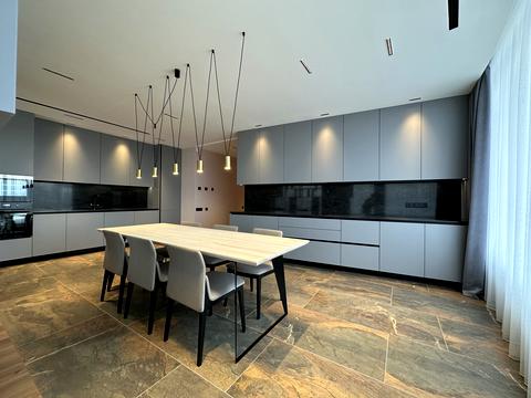 квартира за адресою Раїси Окіпної вул., 18