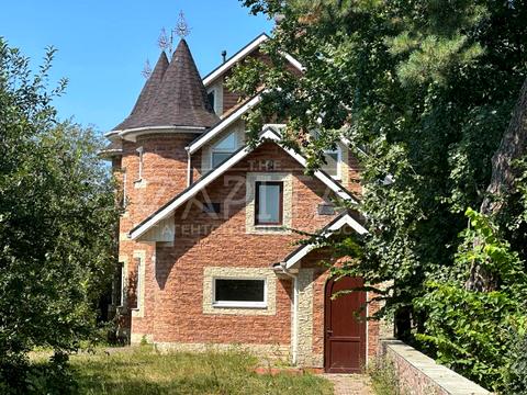 дом по адресу вул. Івана Багряного, 102