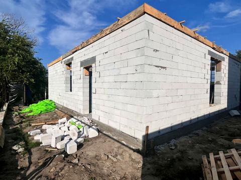 будинок за адресою Леоніда Каденюка вул.