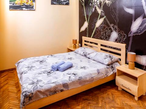 квартира за адресою Пантелеймона Куліша вул., 14