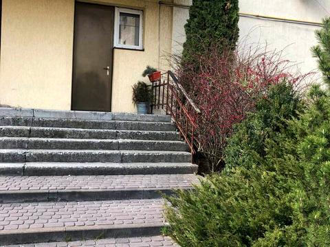 комерційна за адресою Павла Тичини вул., 2-А